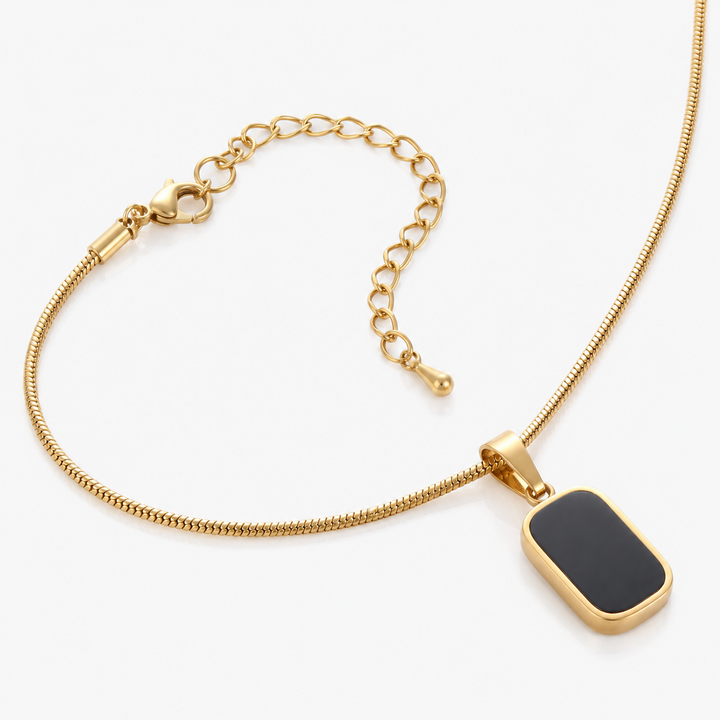 Cedran Noir Pendant Necklace